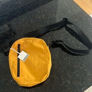 Baggu sport crossbody